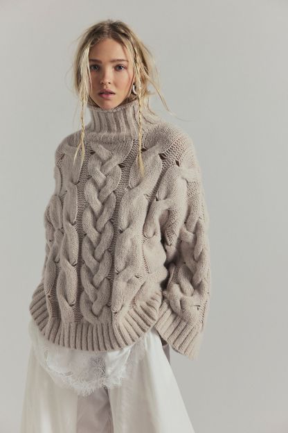 SoftSpun Cable Knit Pullover - Seashell