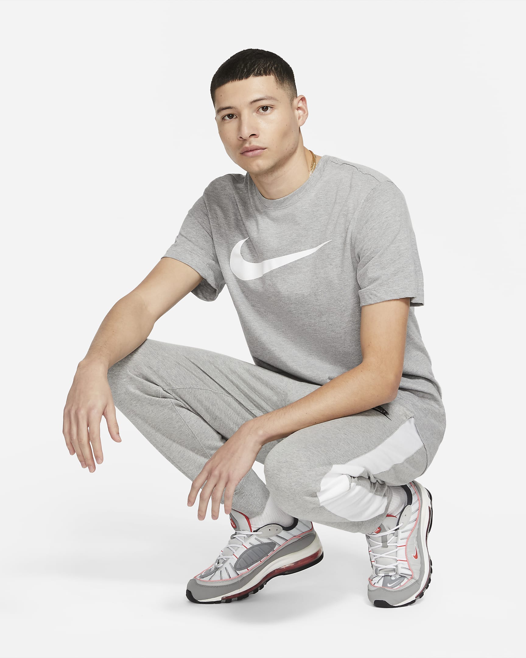 Nike Sportswear Swoosh T-Shirt - black