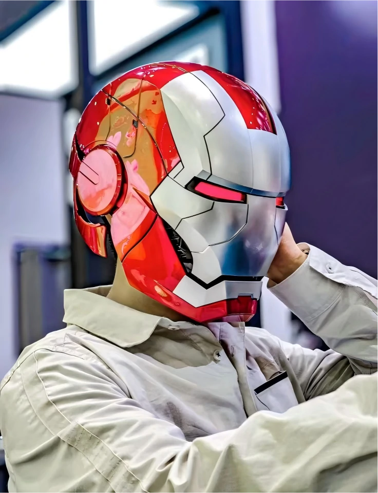 {"default":"Voice-controlled Iron Man MK5 Helmet cosplay collectible"}
