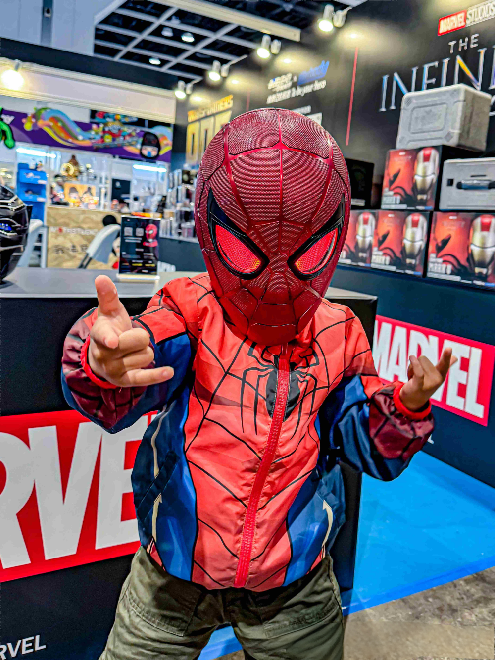 {"default":"spidermanmask cosplay collectible"}
