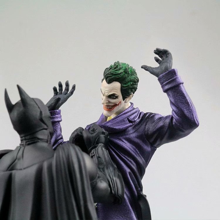 [NEW] Dark Hero Batman Vs Joker Figure – 30cm Statue Collectible Model, Handcrafted