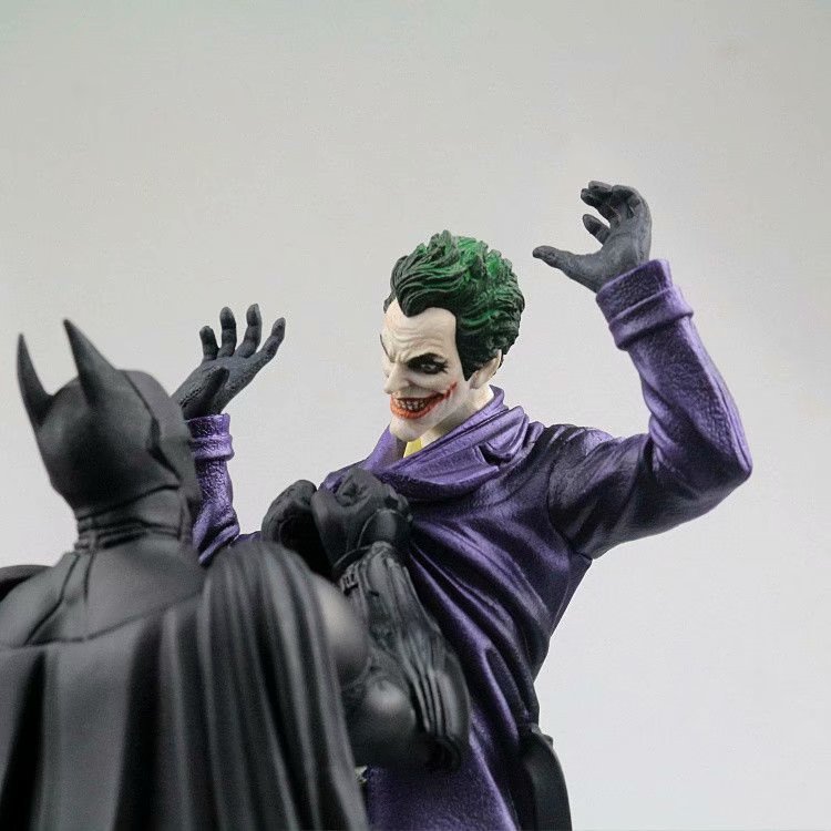 [NEW] Dark Hero Batman Vs Joker Figure – 30cm Statue Collectible Model, Handcrafted