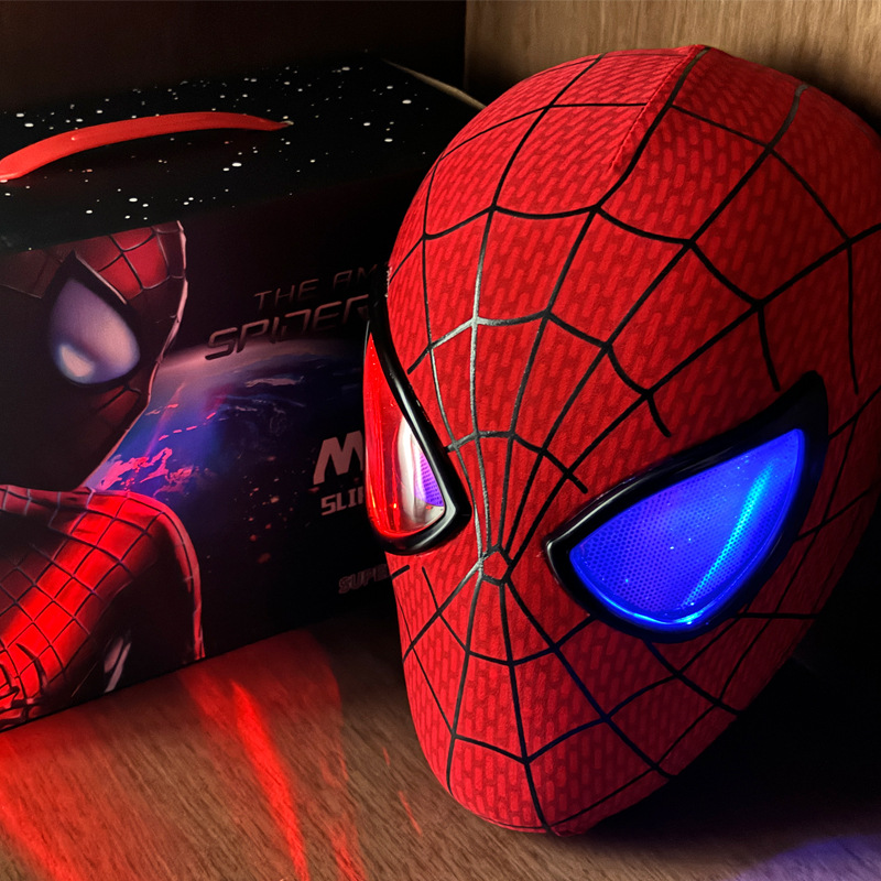 The Amazing Spider-Man Mask – Remote-Controlled Blink LED Eyes Cosplay Collectible