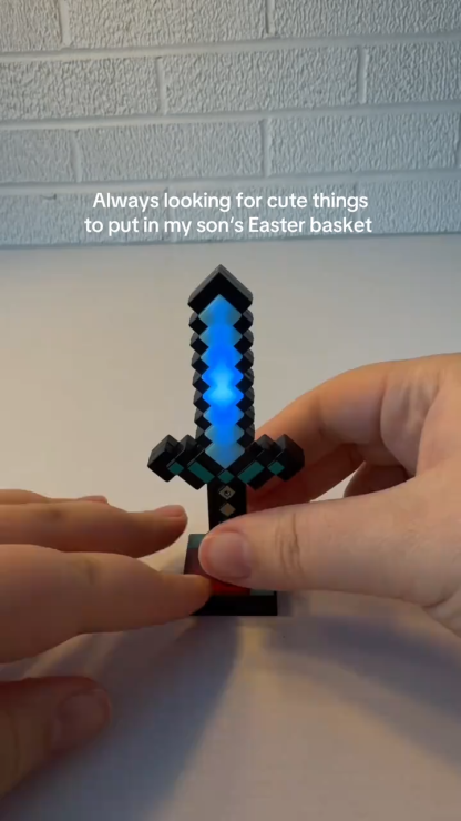 【NEW】Mini Diamond Glow Sword Keychain Charm 3D Acrylic Pendant Fantasy Accessory Gift for Fans