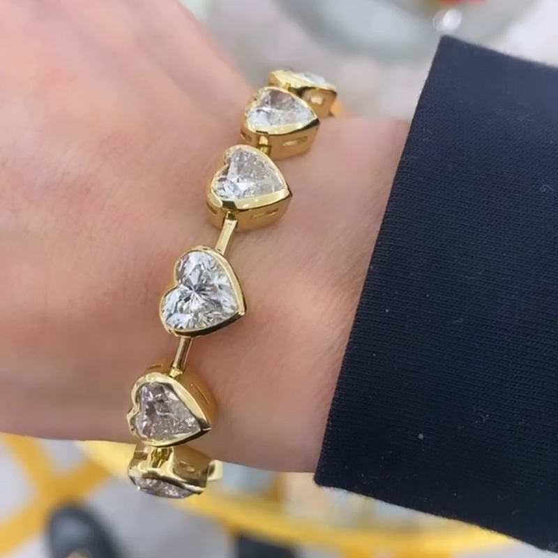 18ctw Heart Cut White Sapphire Yellow Gold Bracelet