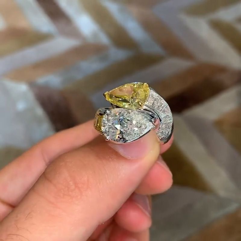 6ct Pear Cut White And Yellow Sapphire Double Stone Engagment Ring