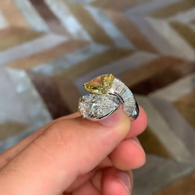 6ct Pear Cut White And Yellow Sapphire Double Stone Engagment Ring