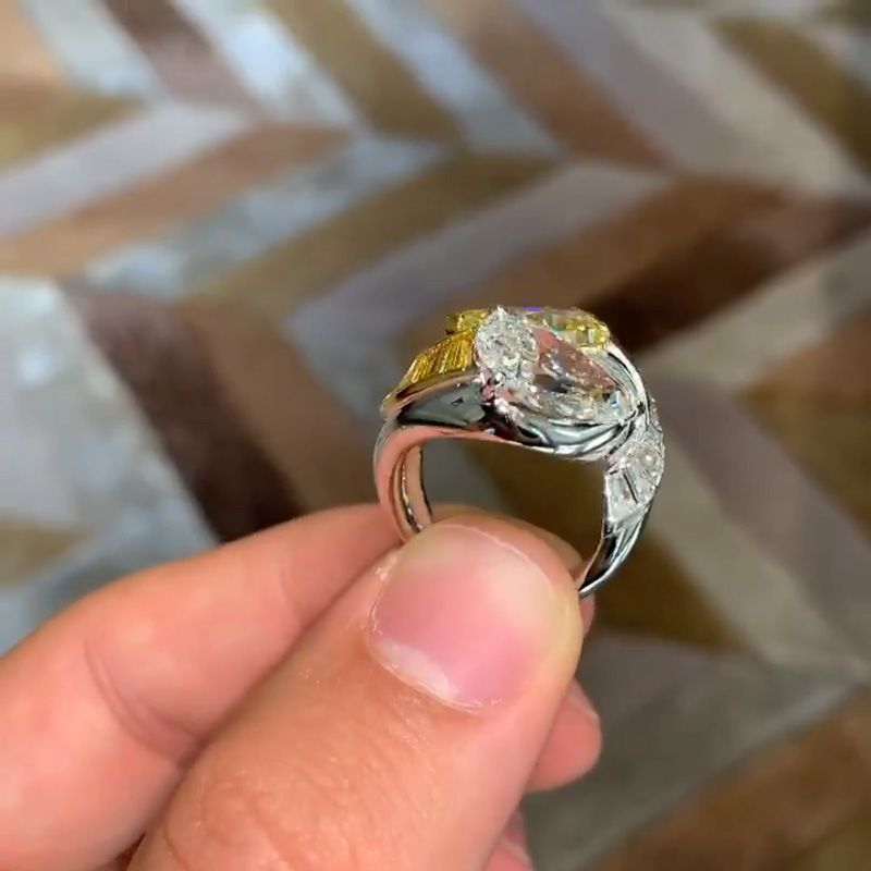 6ct Pear Cut White And Yellow Sapphire Double Stone Engagment Ring