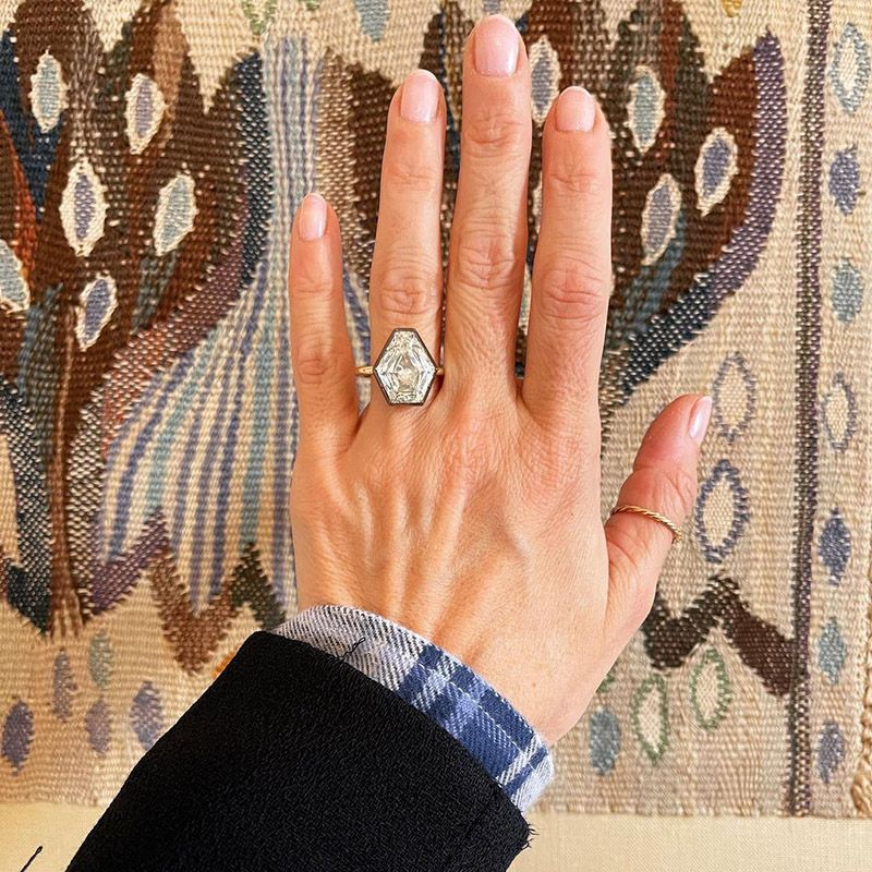 10ct Shield Shape White Sapphire Two Tone Super Women Ring in Yellow Gold