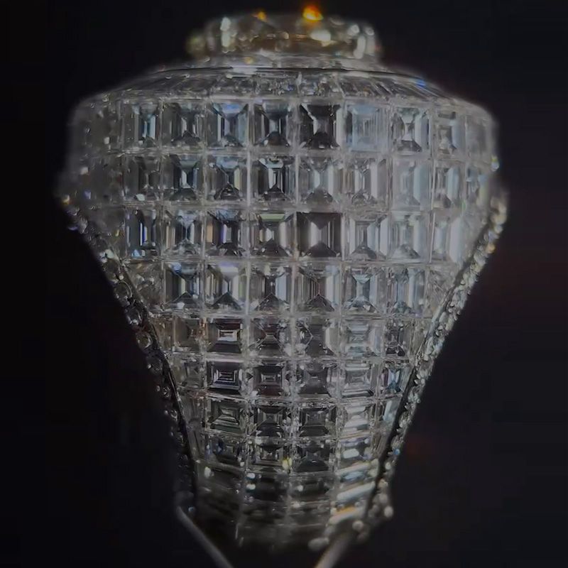 7ct Round Cut White Sapphire Set In Baguette Chandelier Men's Ring