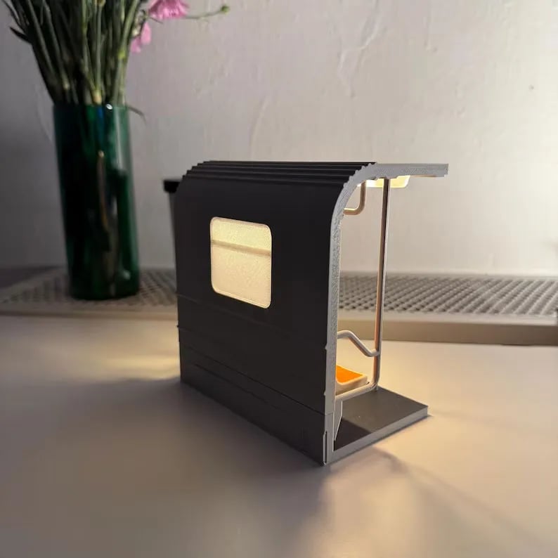 🚇NYC Subway Train Lamp – Includes 3 Interchangeable Posters🔥(Clean, no pee smell🤣)