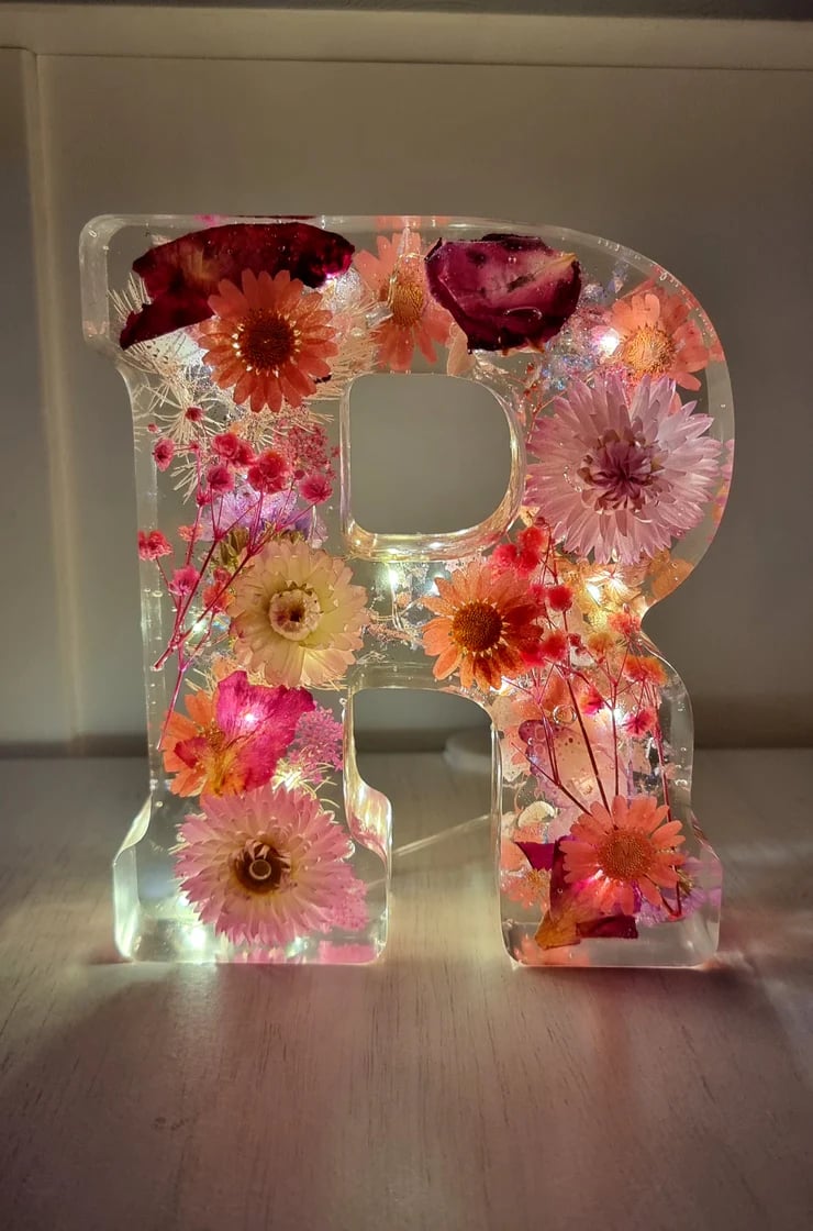 BUY 2 FREE SHIPPING🌸Floral Resin Night Light(𝐋𝐮𝐜𝐚𝐬 𝐇𝐚𝐥𝐞 𝐇𝐚𝐧𝐝𝐦𝐚𝐝𝐞®)