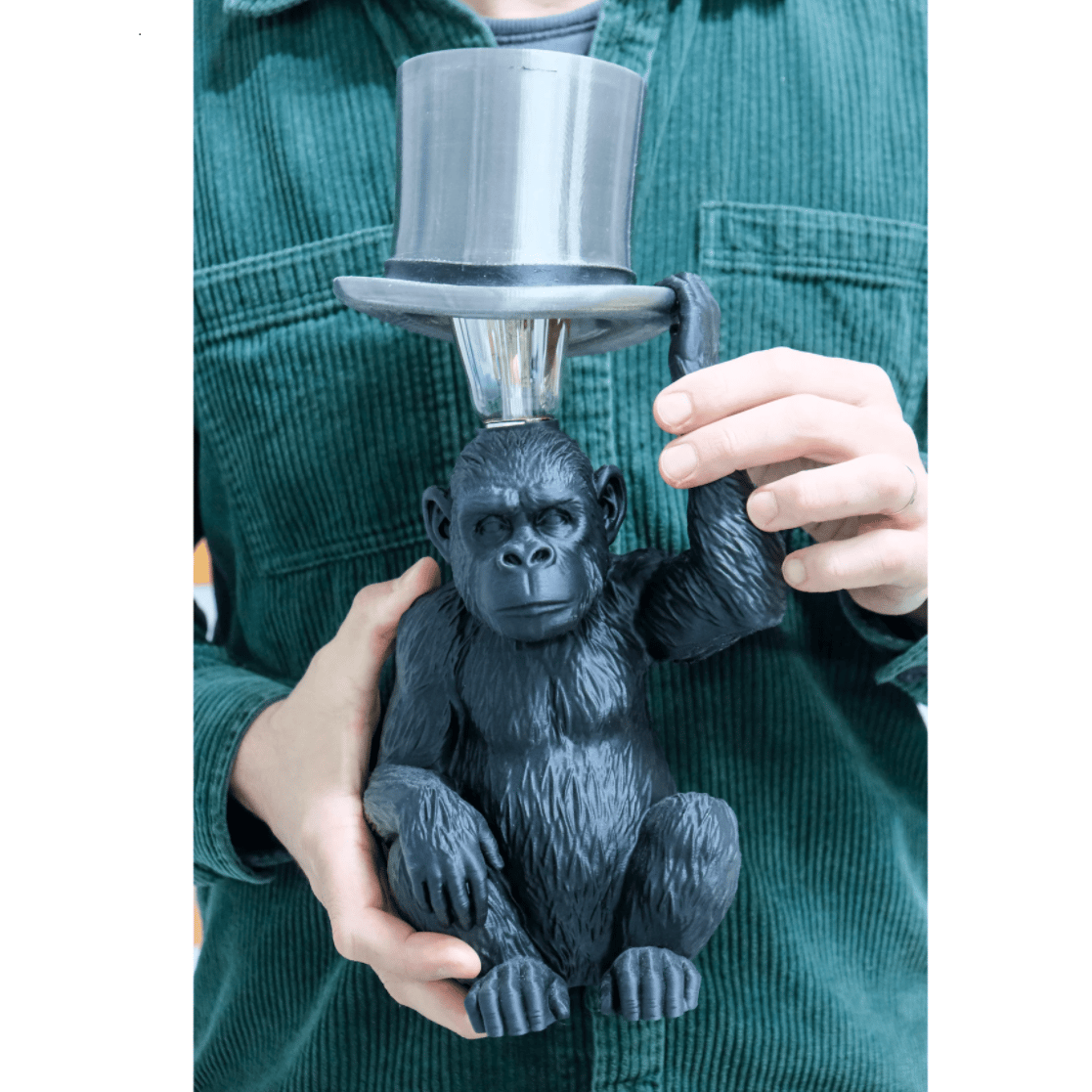 🐒Monkey Table Lamp with Top Hat – Sculptural Animal Desk Lamp💡(𝐋𝐮𝐜𝐚𝐬 𝐇𝐚𝐥𝐞 𝐇𝐚𝐧𝐝𝐦𝐚𝐝𝐞®)