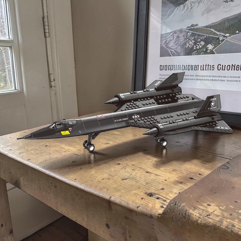 ✈ Legendary Mach 3 Black Reconnaissance Aircraft Brick Set — Collector’s Edition