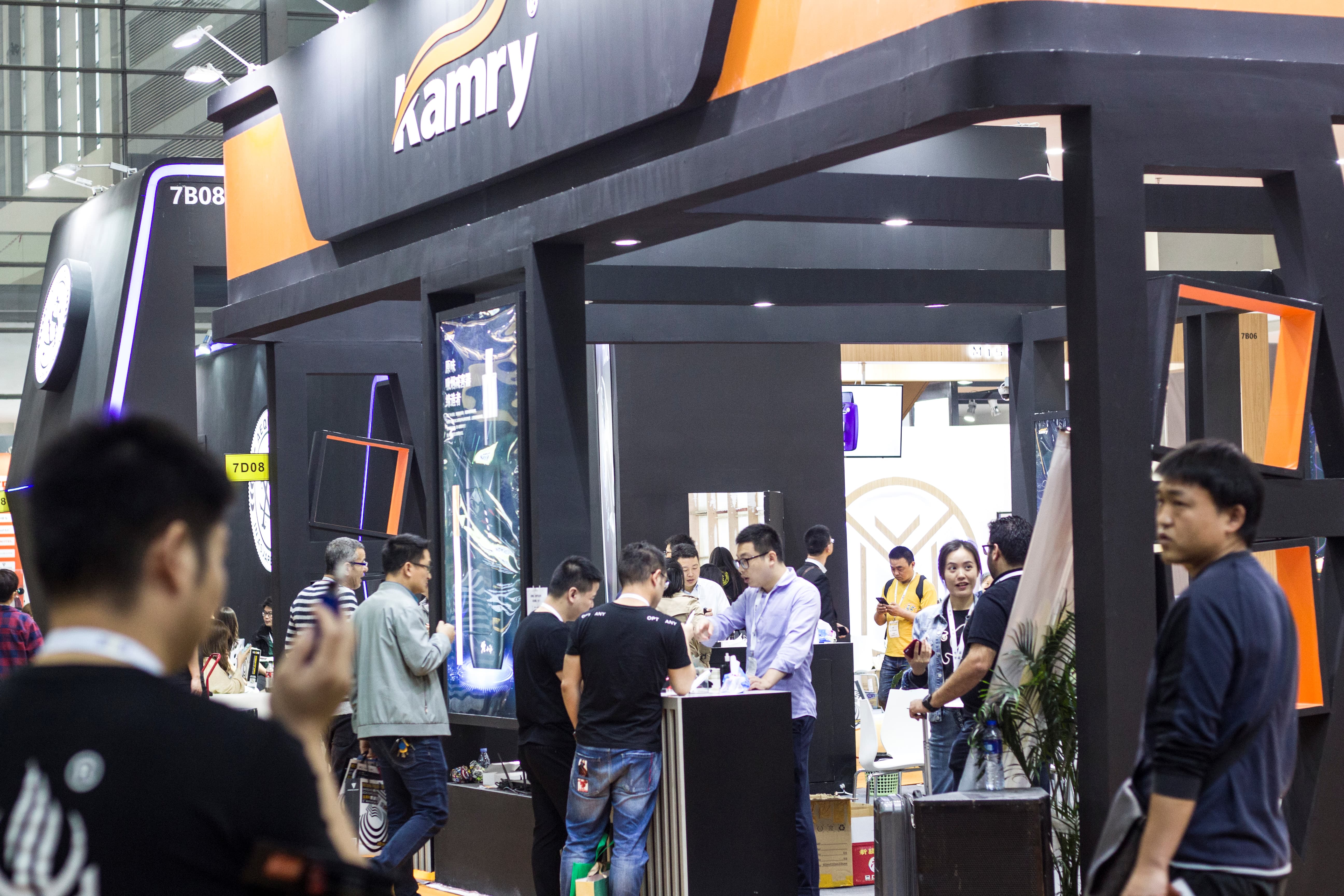 large-image-with-text-box