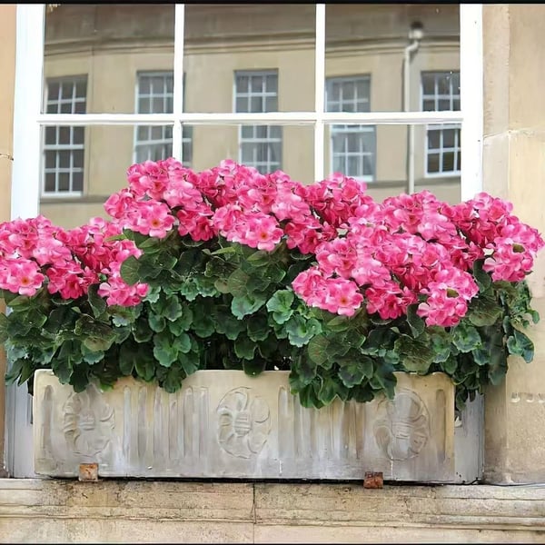 🌸 Lush, UV-Resistant Artificial Geraniums – Real Look, No Maintenance! 🌞🏡