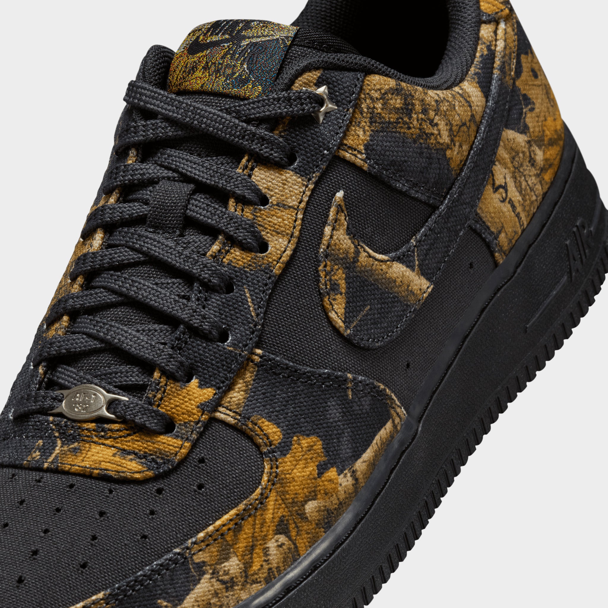 Nittgke Air Force 1 X  Real Tree Dark Camo