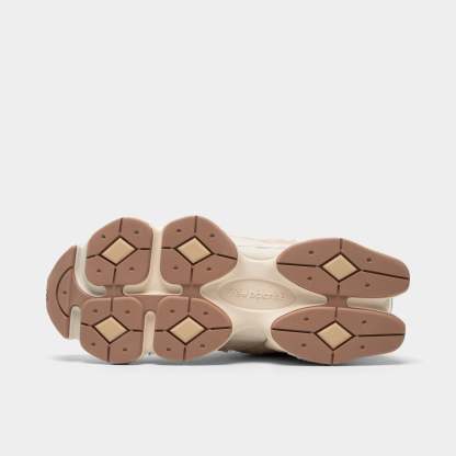 Nettgw Balattgnce 9060 Bisque / Sea Salt