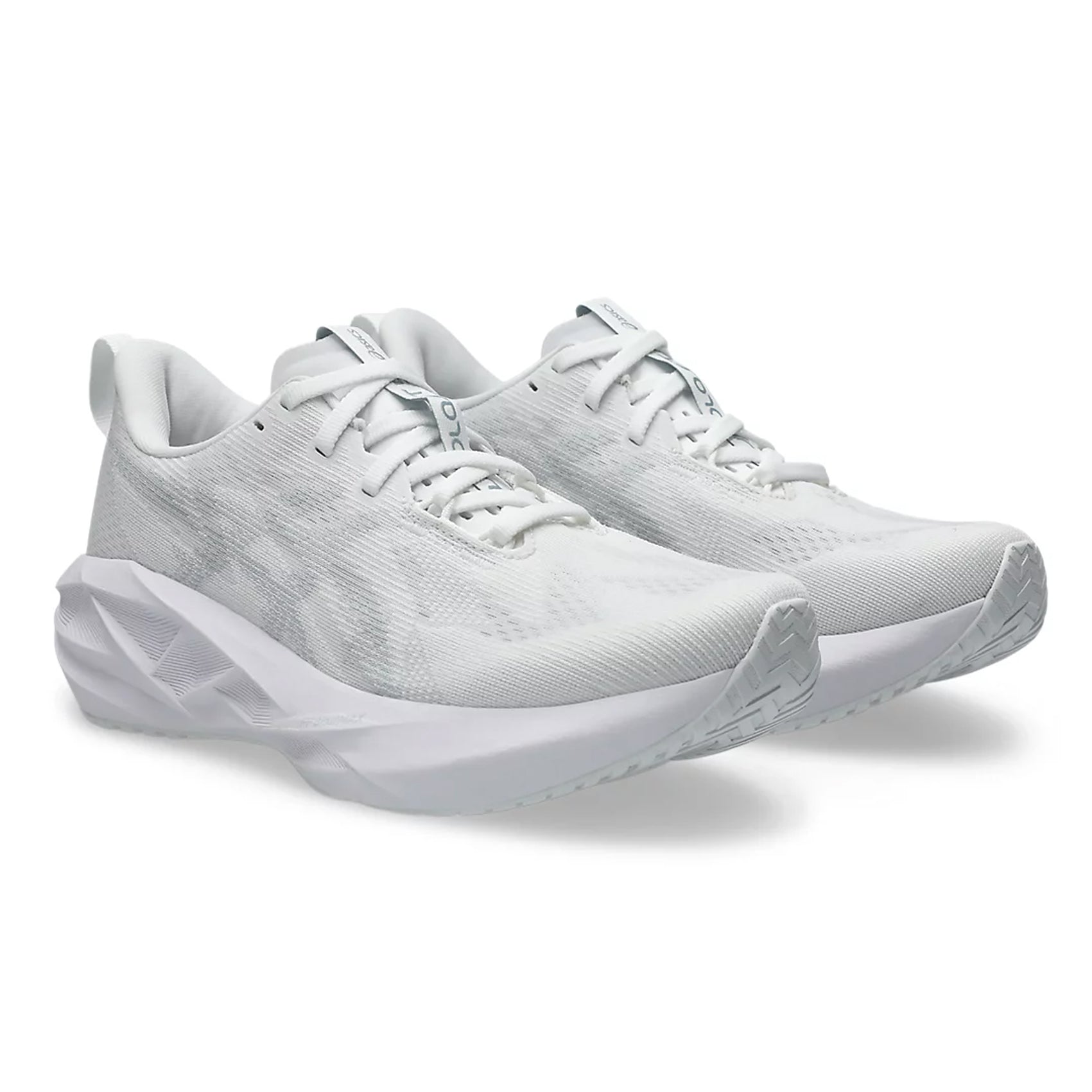 Womens ASttgICS Novablast 5