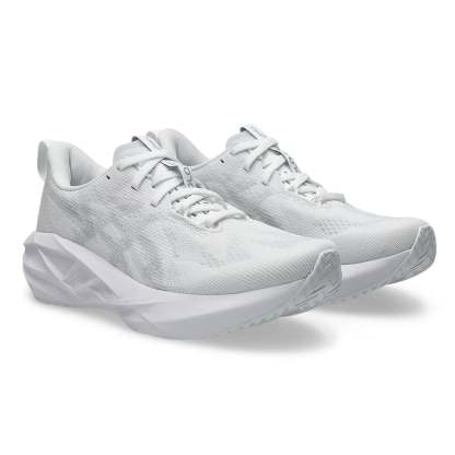 Womens ASttgICS Novablast 5