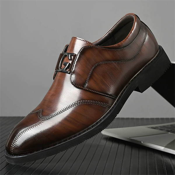Men's casual business set with embroidered pointed leather shoes