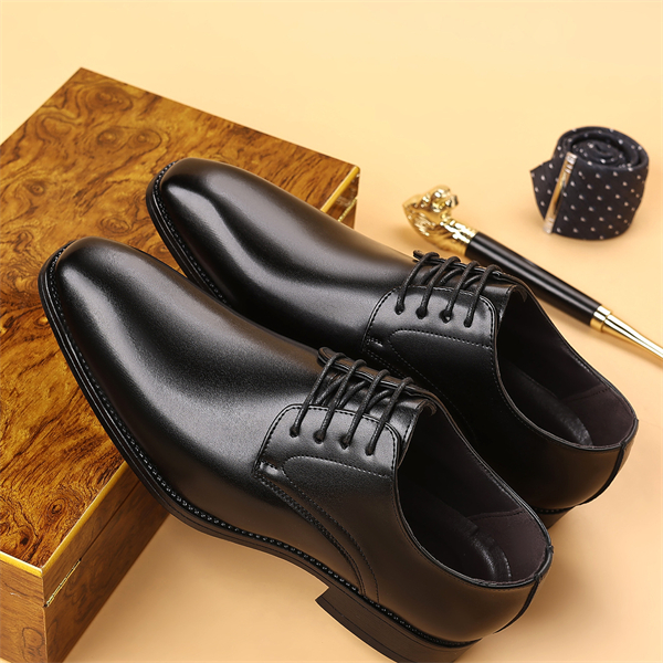 Fashionable square-headed leather shoes for imitation wood grain