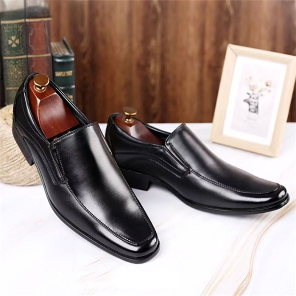 Men's slip-on shoes with small square toe