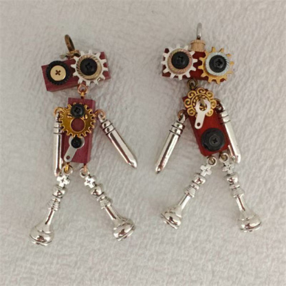 🤖 Steampunk-style handmade robot necklace