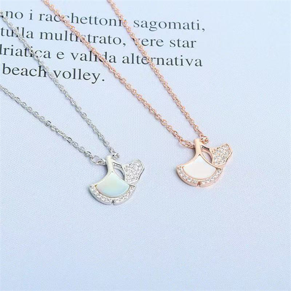 Ginkgo Leaf Mother-of-Pearl Diamond Necklace | Gentle and Luxurious Clavicle Chain