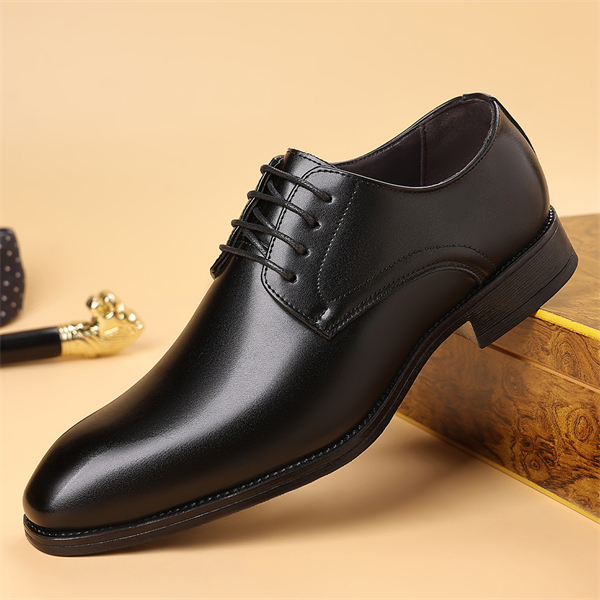 Fashionable square-headed leather shoes for imitation wood grain