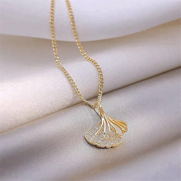 Ginkgo Leaf "Apricot" Necklace for Women, 2026 New Style, High-End Luxury, Niche Accessory, Unique Clavicle Chain