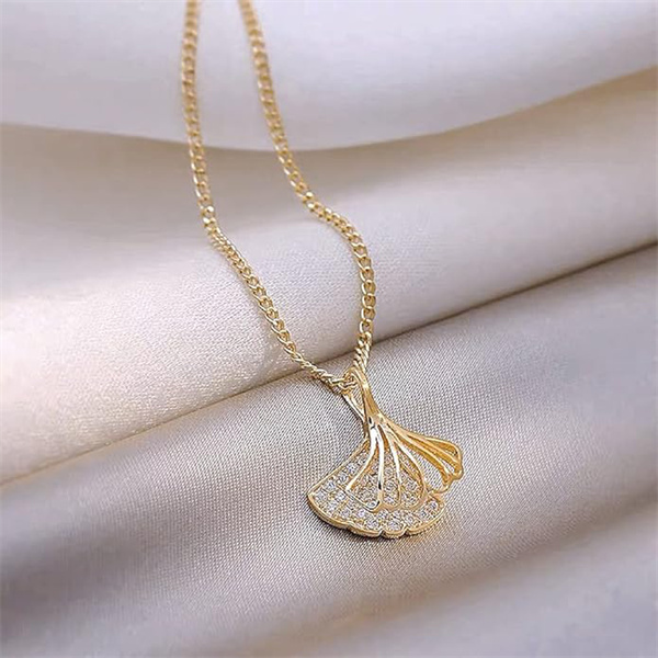 Ginkgo Leaf "Apricot" Necklace for Women, 2026 New Style, High-End Luxury, Niche Accessory, Unique Clavicle Chain