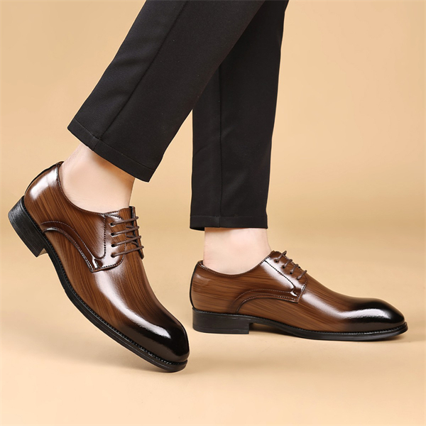 Fashionable square-headed leather shoes for imitation wood grain