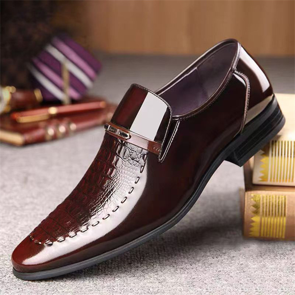 Men's crocodile pattern patent leather business shoes with pointed toe shiny leather shoes