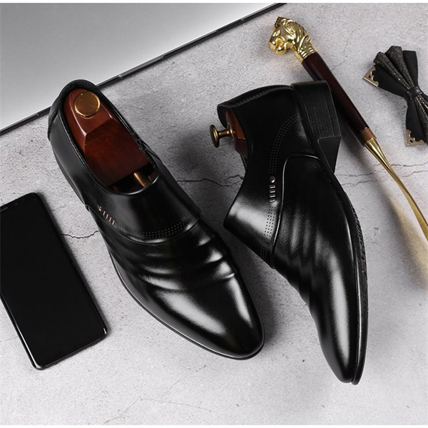 Men's classic slip-on casual pointed-toe leather shoes