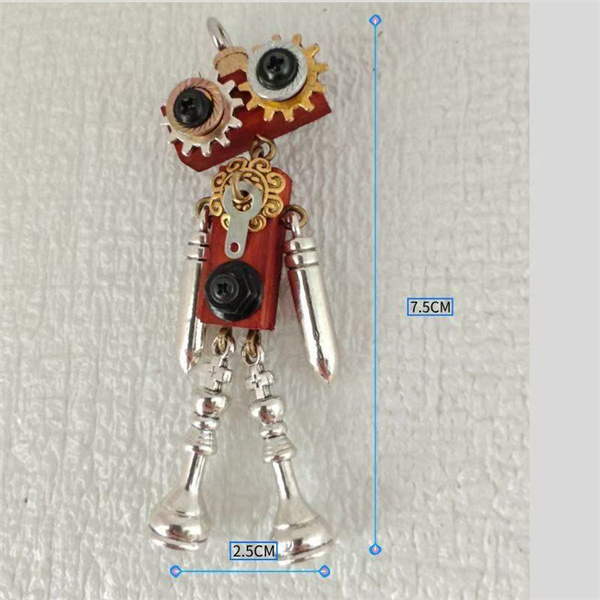 🤖 Steampunk-style handmade robot necklace