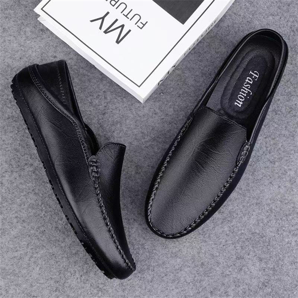 Slip-on business casual leather shoes made of top-grain lychee-patterned cowhide.