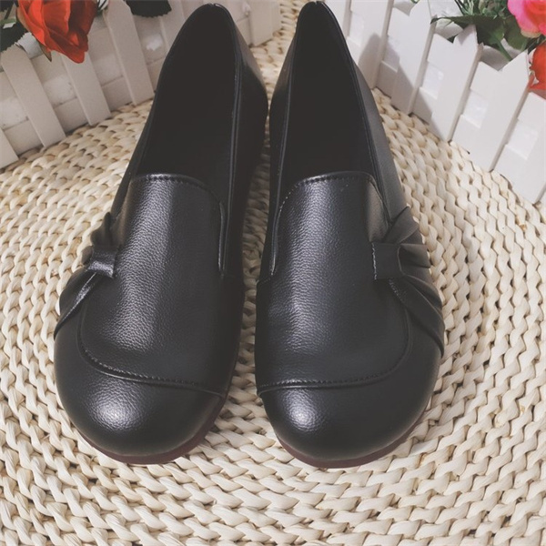 Spring and autumn soft-soled non-slip round-toed flat shoes for middle-aged and elderly mothers