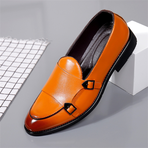 Retro art style slip-on shoes for men fashion show business pointed to