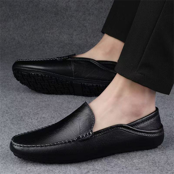 Slip-on business casual leather shoes made of top-grain lychee-patterned cowhide.