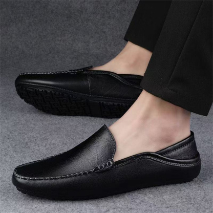 Slip-on business casual leather shoes made of top-grain lychee-patterned cowhide.