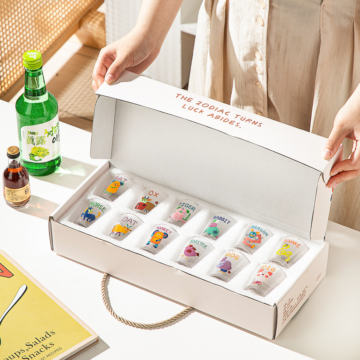 50ML Cartoon Glass Sake Cups 12 Zodiac Pattern Household Small Wine Cups Creative Wine Cup One-sip Cups Mini Sake Cups Gifts