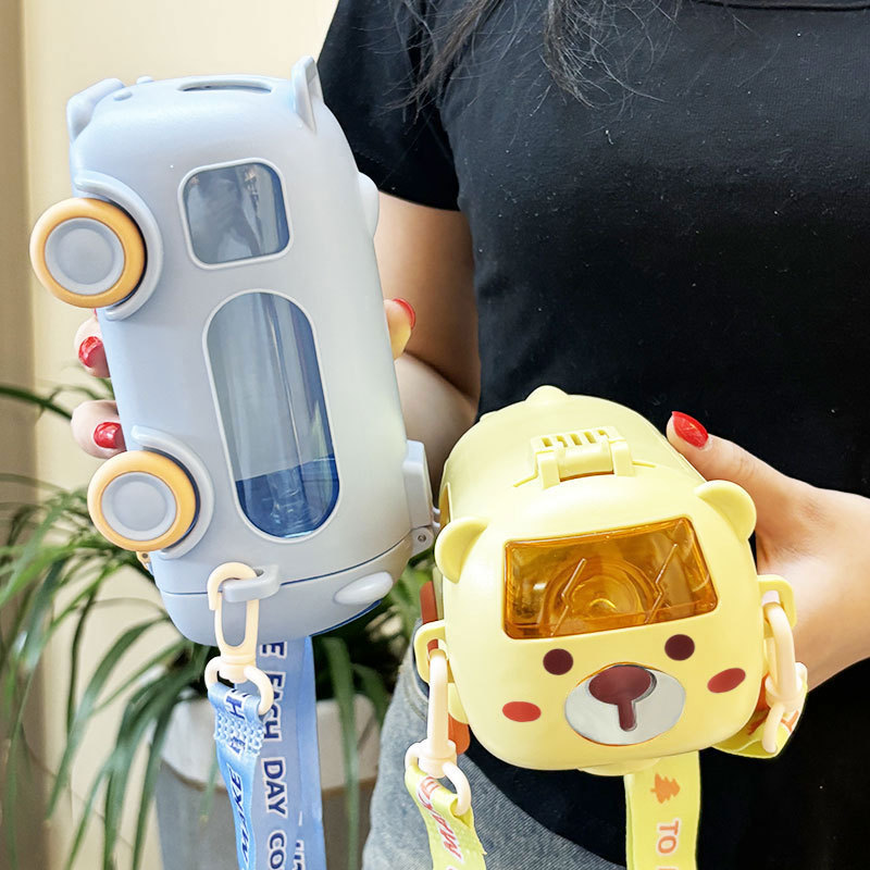 New Baby Bus Car Water Cup High-value Children's Straw Cup Outdoor Portable Elastic Cover Large Capacity Water Cup