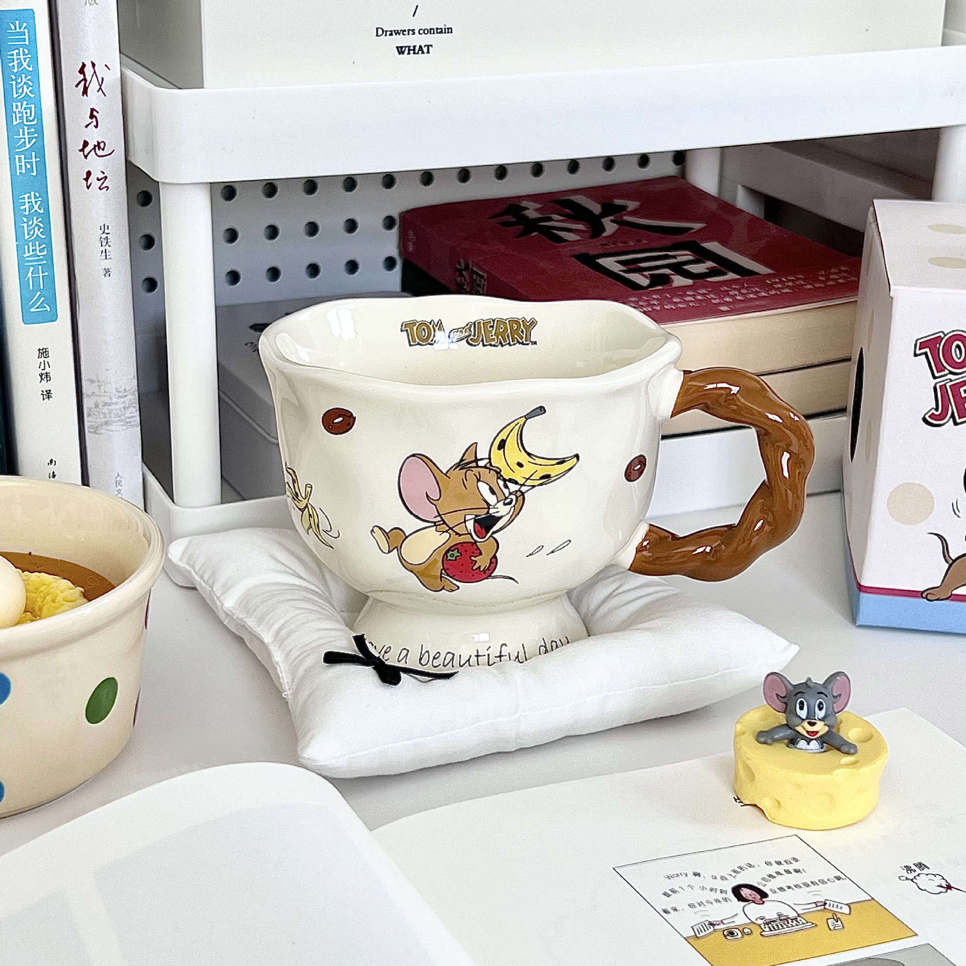 Vintage Cute Cartoon Cat Mouse Print Brown Cup Round Mouth Cup Ceramic Tall Foot Cup Coffee Cup with Spoon Box Gifts