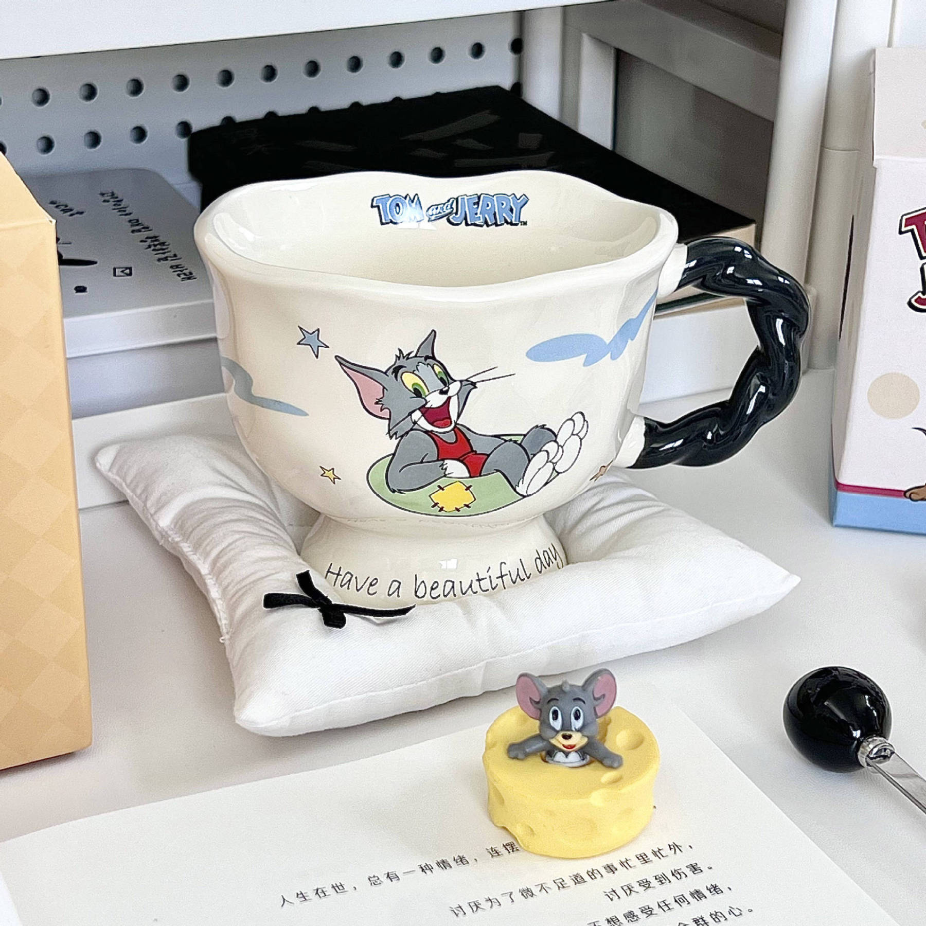 Vintage Cute Cartoon Cat Mouse Print Brown Cup Round Mouth Cup Ceramic Tall Foot Cup Coffee Cup with Spoon Box Gifts