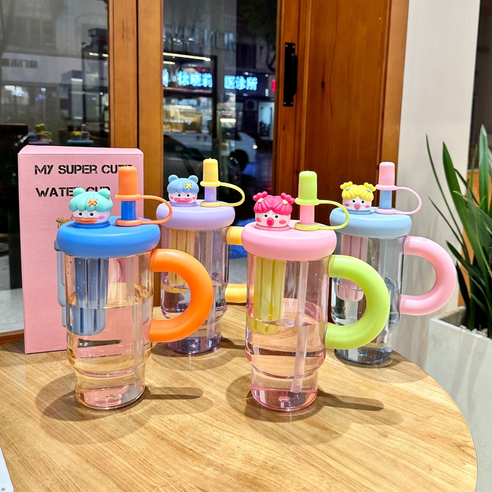 Summer Large Capacity Funny Girl Straw Cup Female High Temperature Resistant Plastic Cup With Straw