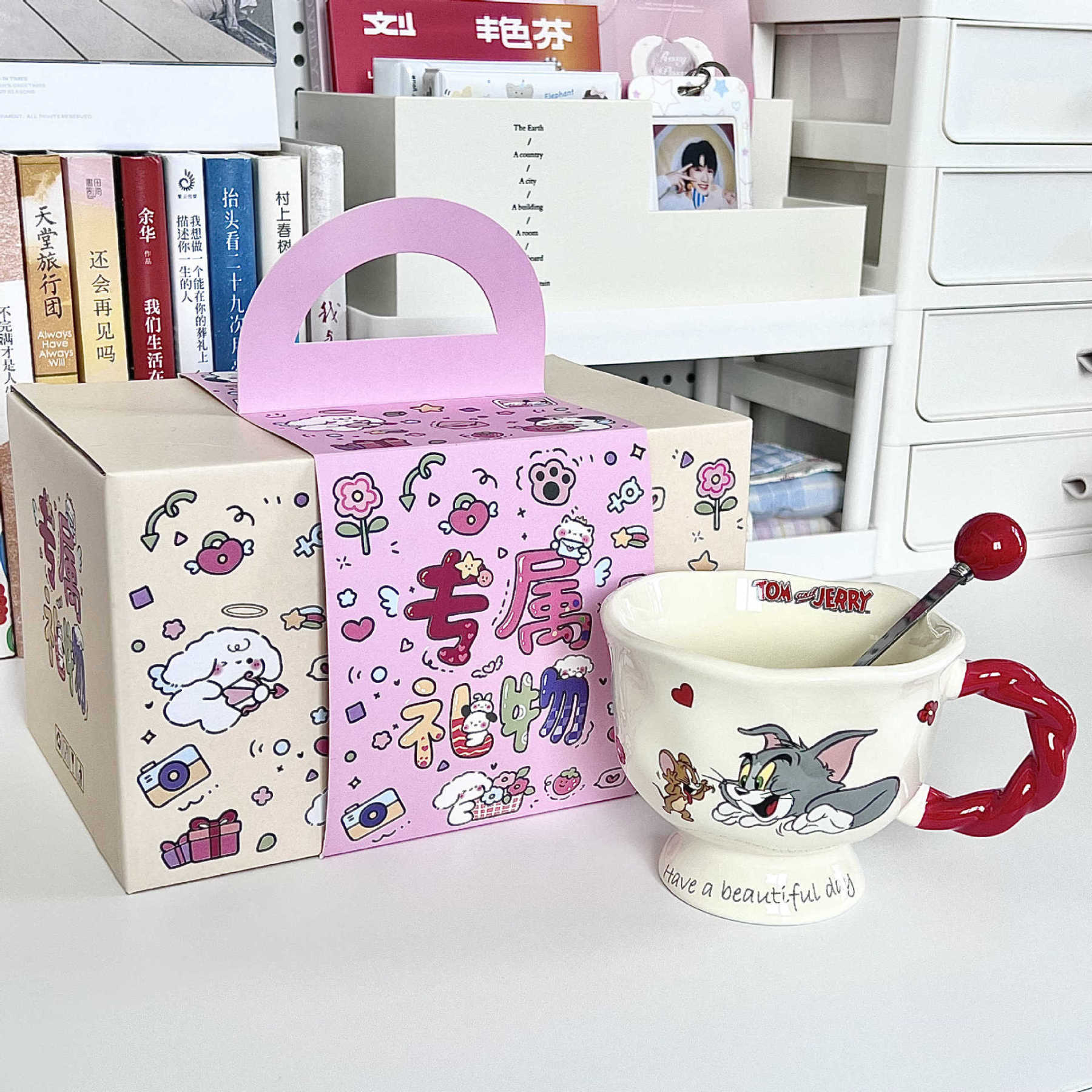 Vintage Cute Cartoon Cat Mouse Print Brown Cup Round Mouth Cup Ceramic Tall Foot Cup Coffee Cup with Spoon Box Gifts