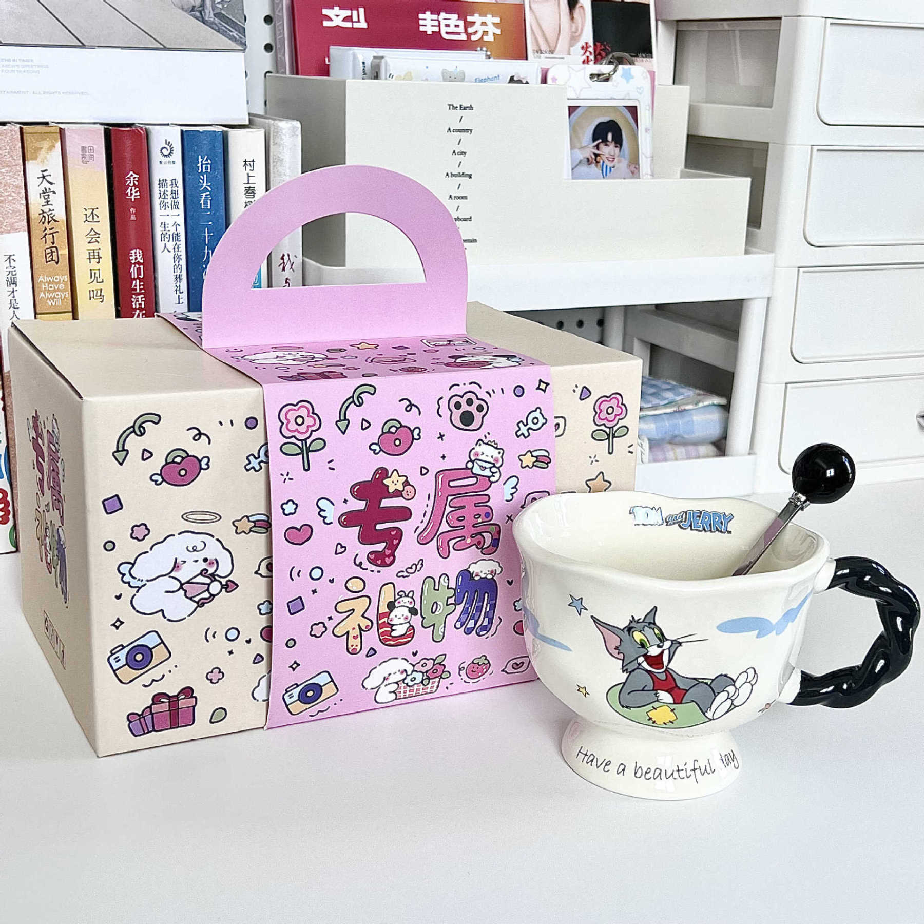 Vintage Cute Cartoon Cat Mouse Print Brown Cup Round Mouth Cup Ceramic Tall Foot Cup Coffee Cup with Spoon Box Gifts