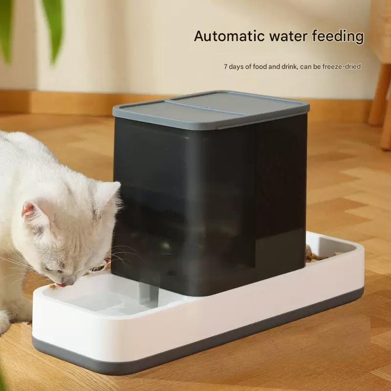 All-in-one feeding and watering machine