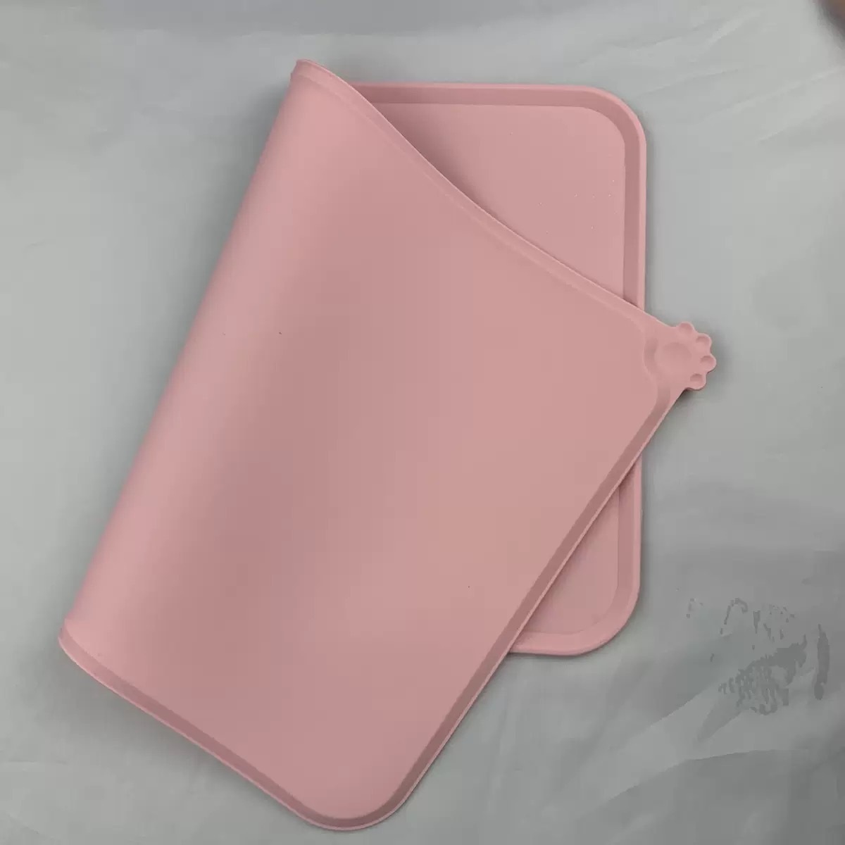 Stop Cockroaches Around Pet Food! 🚫 - Durable Silicone Mat with Raised Edges | Slip-Proof & Chew-Resistant